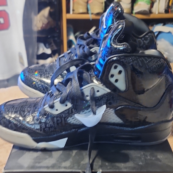 Jordan 5 Dorenbecher  Black and White High-Top Sneakers. awesome pair main image 10